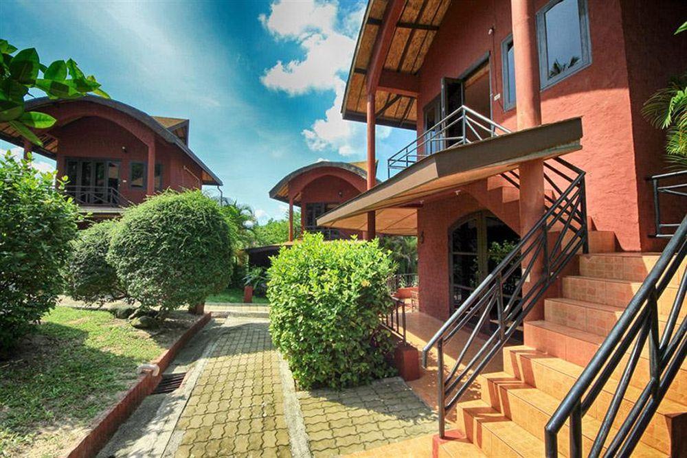 קו סמוי Wazzah Resort Bungalows מראה חיצוני תמונה
